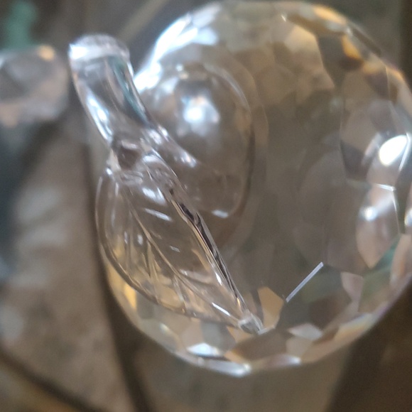 Crystal Apple Paperweight - Picture 2 of 4